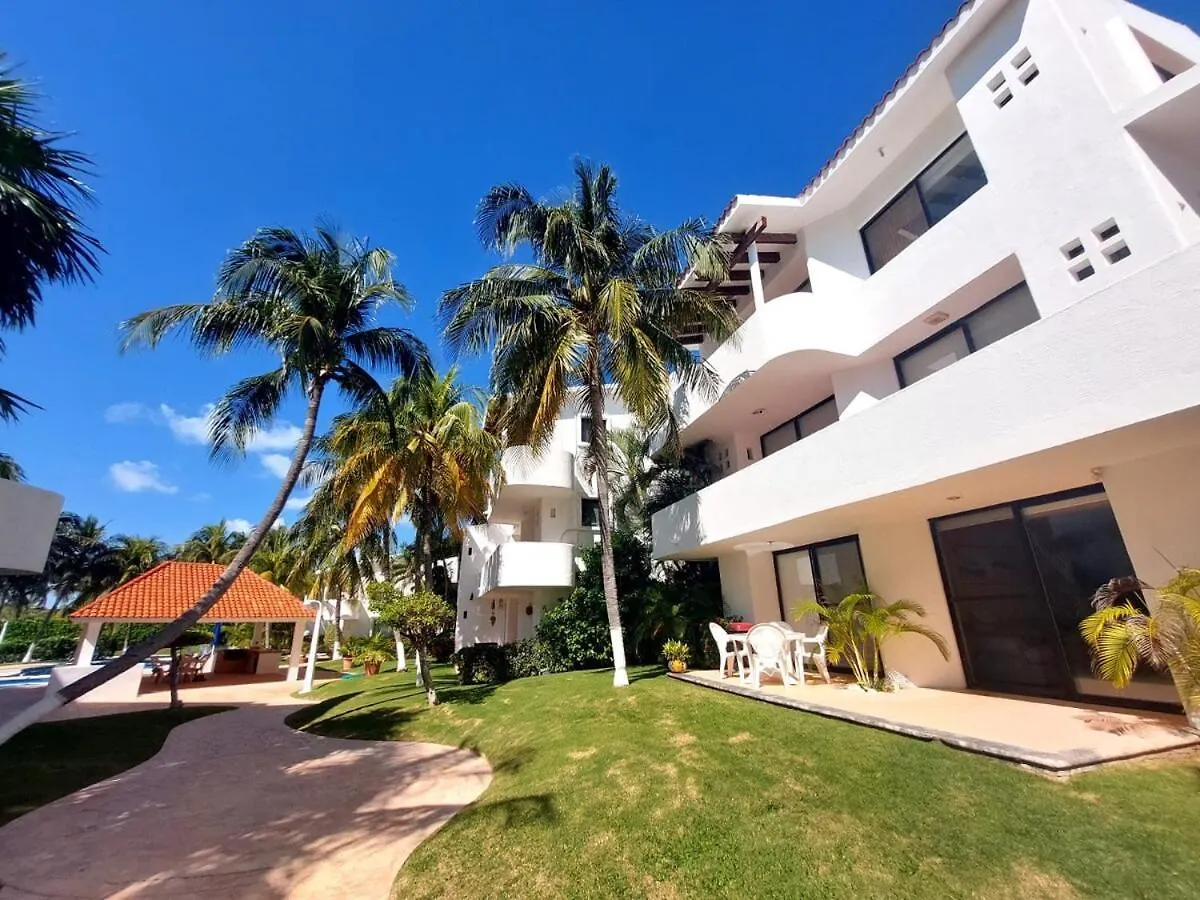 Hermosa Planta Baja Con Piscina, Acceso A La Playa!!! Cancun Bed & Breakfast