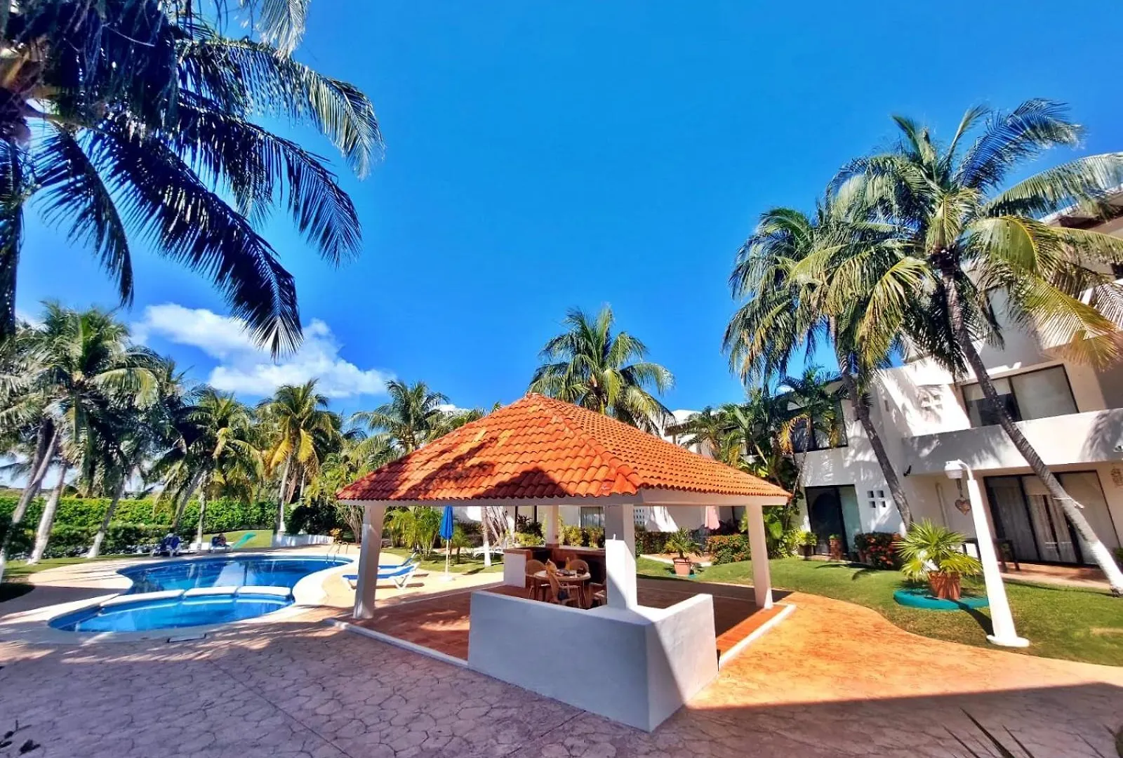 Hermosa Planta Baja Con Piscina, Acceso A La Playa!!! Cancún