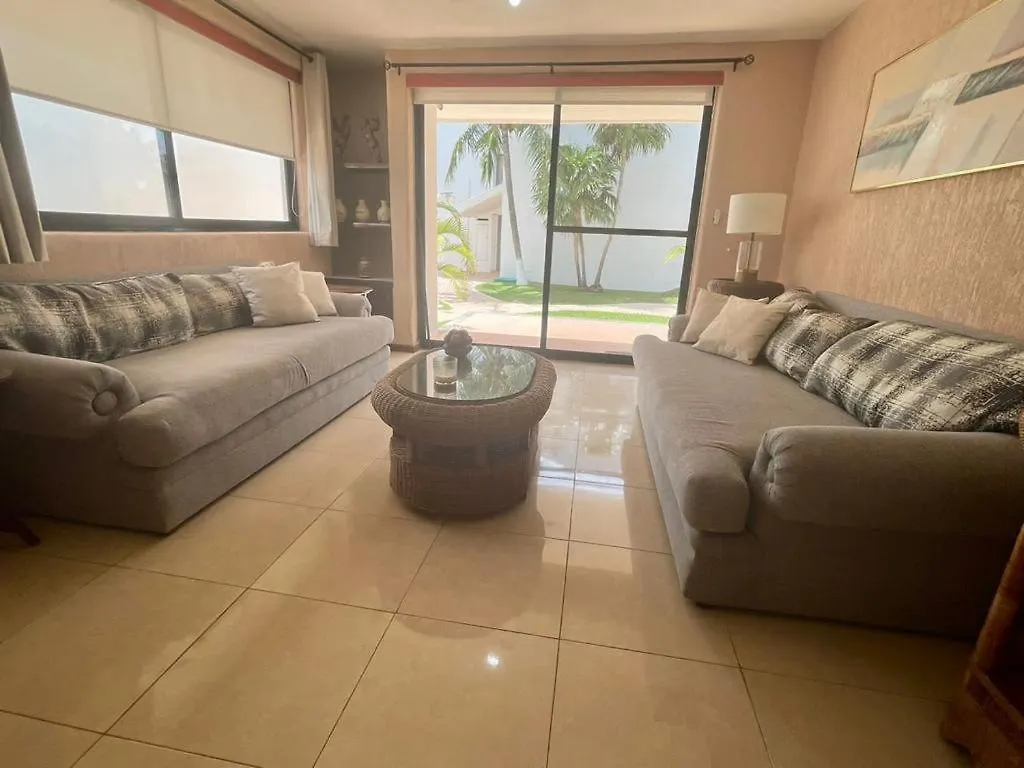 Hermosa Planta Baja Con Piscina, Acceso A La Playa!!! Cancún